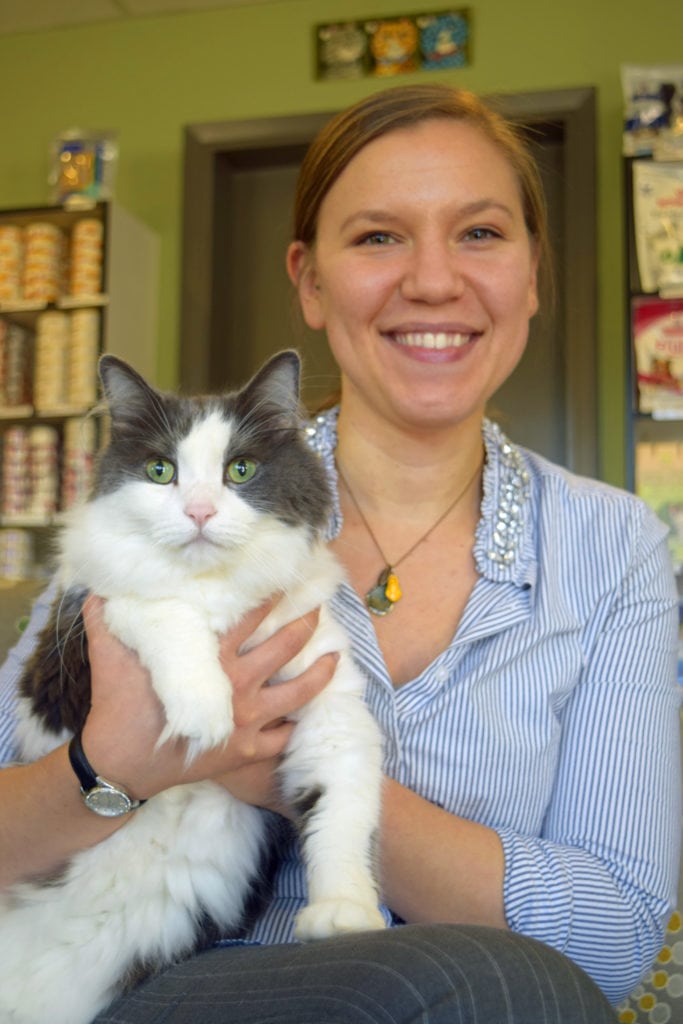 Dr. Cassi Snyder Gladstone Veterinary Clinic